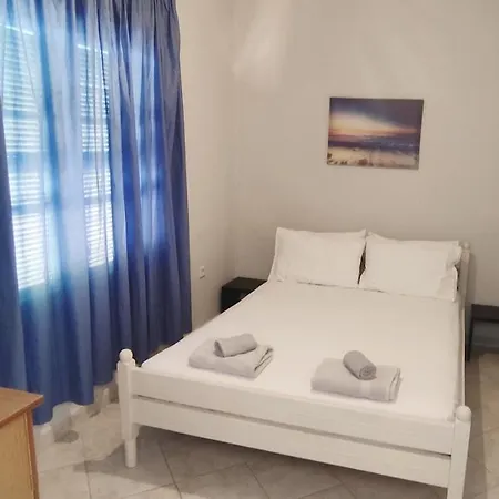 Regina House Metaxáta